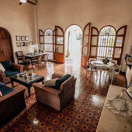 Casa Bustamante Boutique Hotel 4*